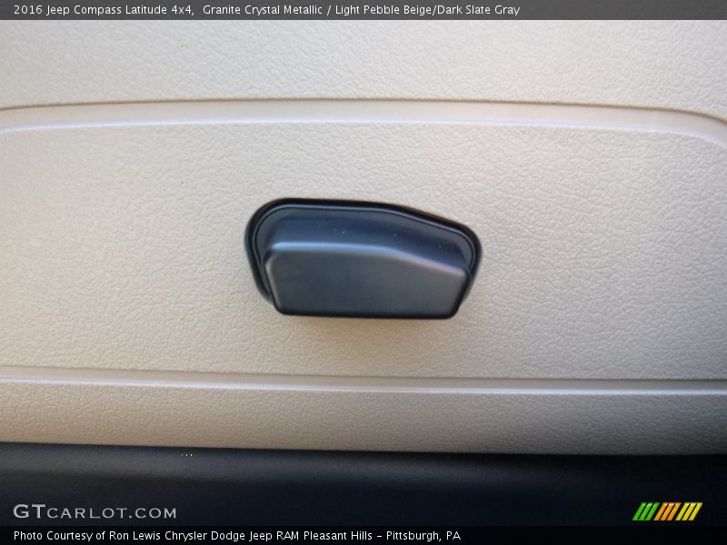Granite Crystal Metallic / Light Pebble Beige/Dark Slate Gray 2016 Jeep Compass Latitude 4x4