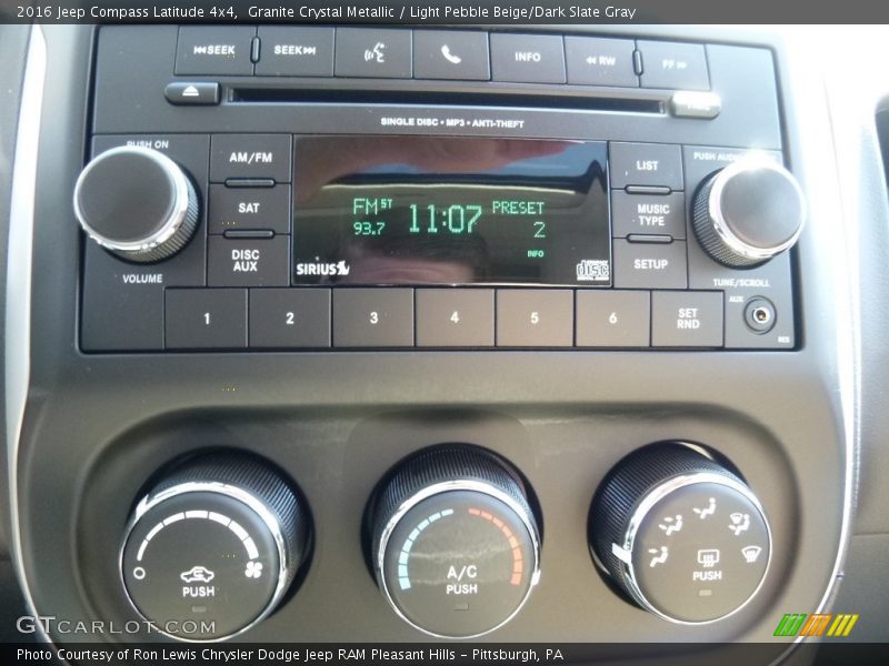 Granite Crystal Metallic / Light Pebble Beige/Dark Slate Gray 2016 Jeep Compass Latitude 4x4