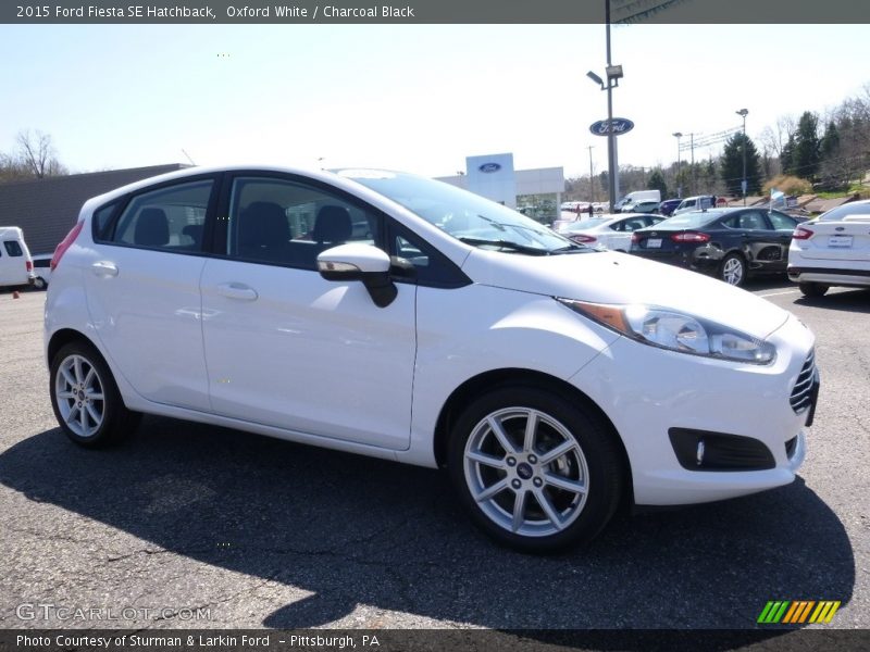 Oxford White / Charcoal Black 2015 Ford Fiesta SE Hatchback