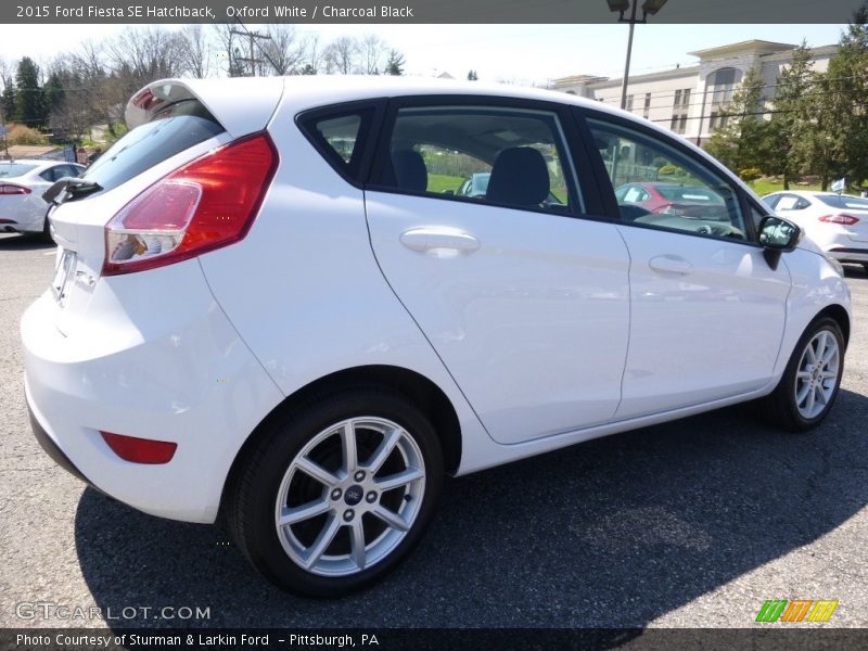 Oxford White / Charcoal Black 2015 Ford Fiesta SE Hatchback