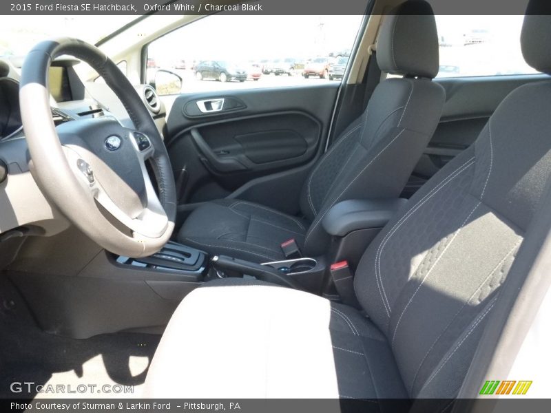 Oxford White / Charcoal Black 2015 Ford Fiesta SE Hatchback