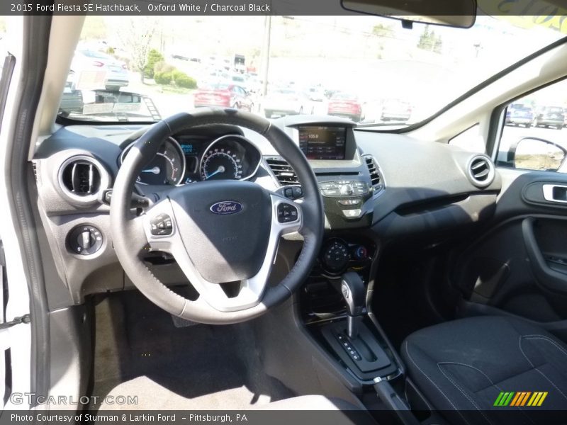 Oxford White / Charcoal Black 2015 Ford Fiesta SE Hatchback