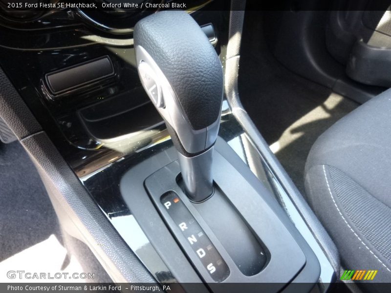 Oxford White / Charcoal Black 2015 Ford Fiesta SE Hatchback