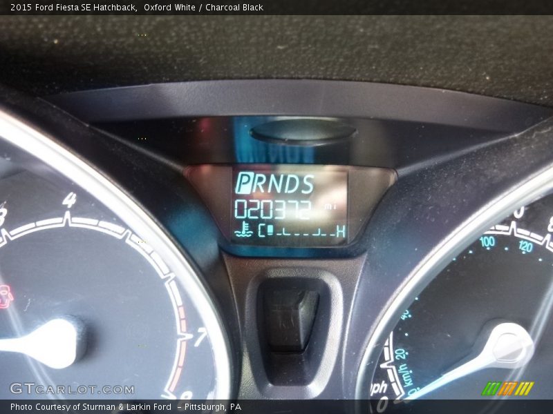 Oxford White / Charcoal Black 2015 Ford Fiesta SE Hatchback