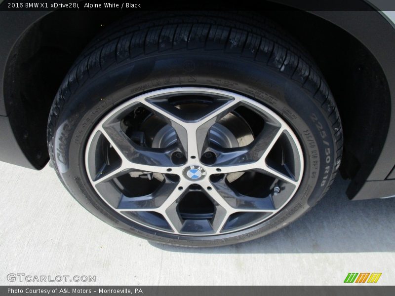 Alpine White / Black 2016 BMW X1 xDrive28i