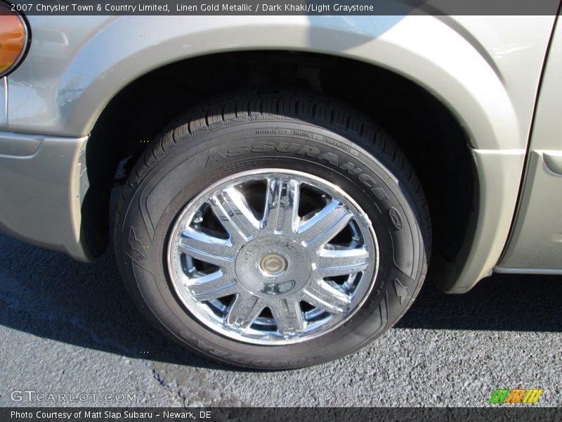 Linen Gold Metallic / Dark Khaki/Light Graystone 2007 Chrysler Town & Country Limited