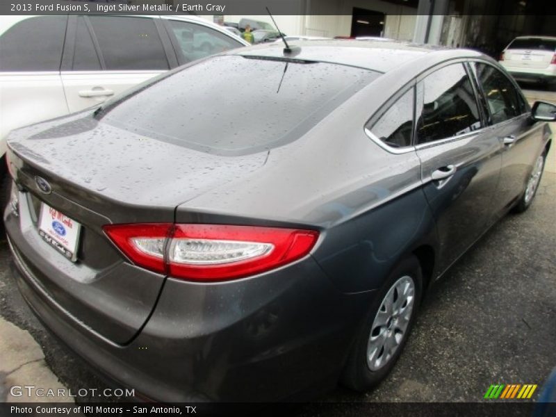 Ingot Silver Metallic / Earth Gray 2013 Ford Fusion S