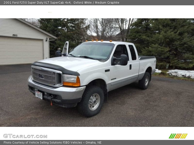 Oxford White / Medium Graphite 2001 Ford F250 Super Duty XLT SuperCab 4x4
