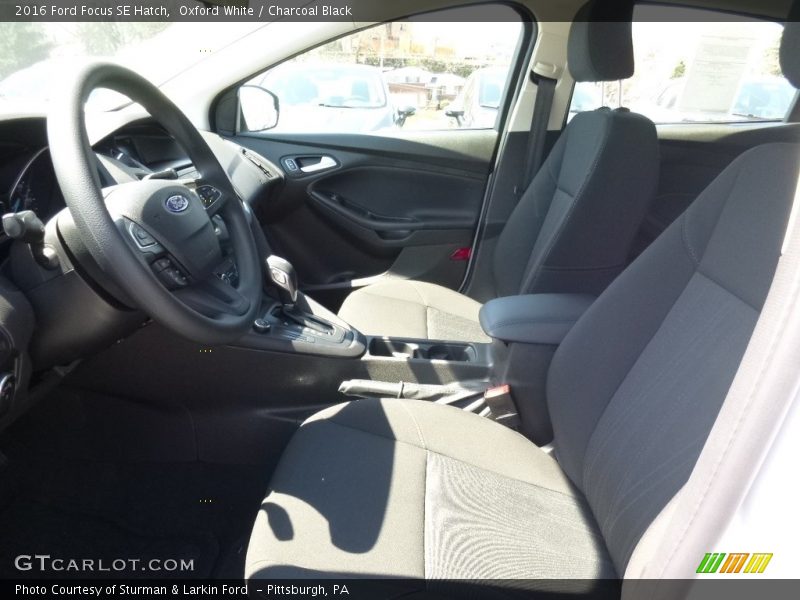Oxford White / Charcoal Black 2016 Ford Focus SE Hatch