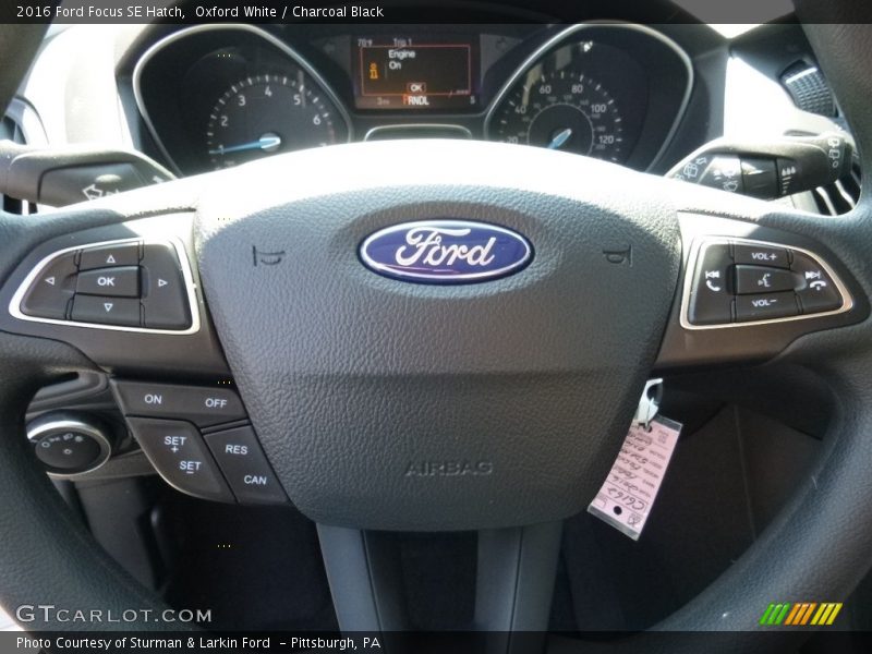 Oxford White / Charcoal Black 2016 Ford Focus SE Hatch
