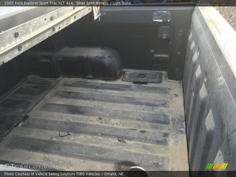 Silver Birch Metallic / Light Stone 2007 Ford Explorer Sport Trac XLT 4x4