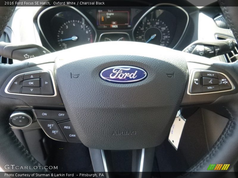 Oxford White / Charcoal Black 2016 Ford Focus SE Hatch