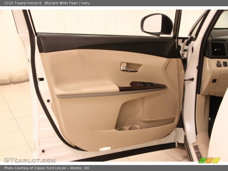 Blizzard White Pearl / Ivory 2010 Toyota Venza I4