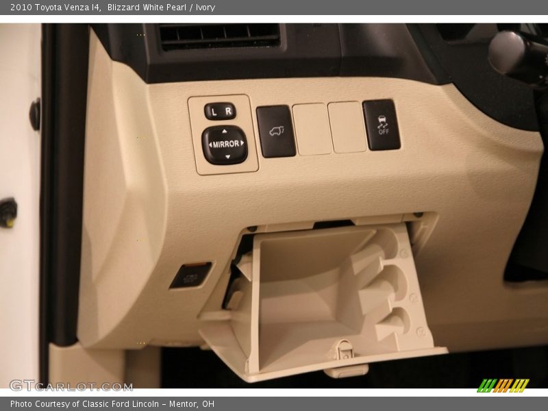 Blizzard White Pearl / Ivory 2010 Toyota Venza I4