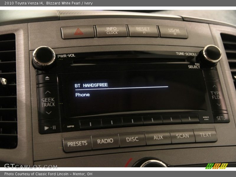 Blizzard White Pearl / Ivory 2010 Toyota Venza I4