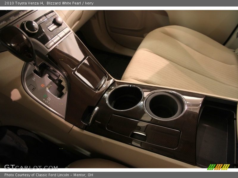 Blizzard White Pearl / Ivory 2010 Toyota Venza I4
