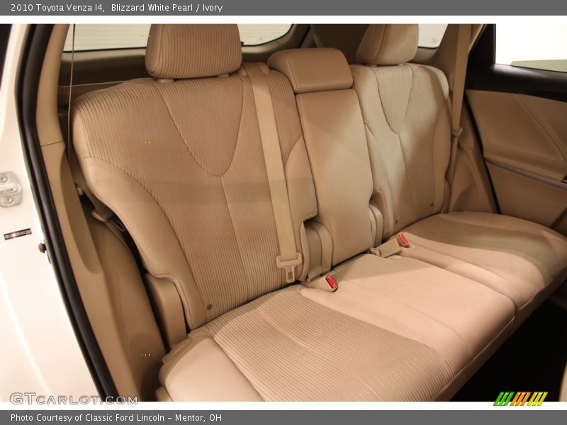 Blizzard White Pearl / Ivory 2010 Toyota Venza I4