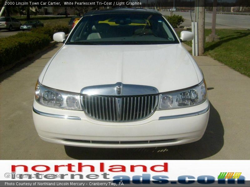 White Pearlescent Tri-Coat / Light Graphite 2000 Lincoln Town Car Cartier