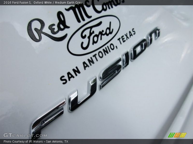 Oxford White / Medium Earth Gray 2016 Ford Fusion S