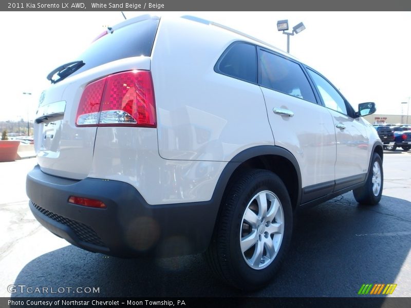 White Sand Beige / Beige 2011 Kia Sorento LX AWD