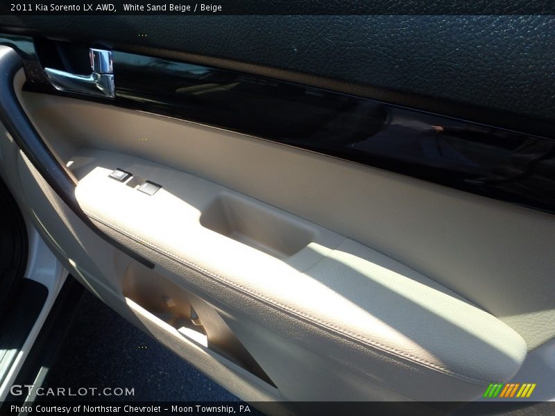 White Sand Beige / Beige 2011 Kia Sorento LX AWD
