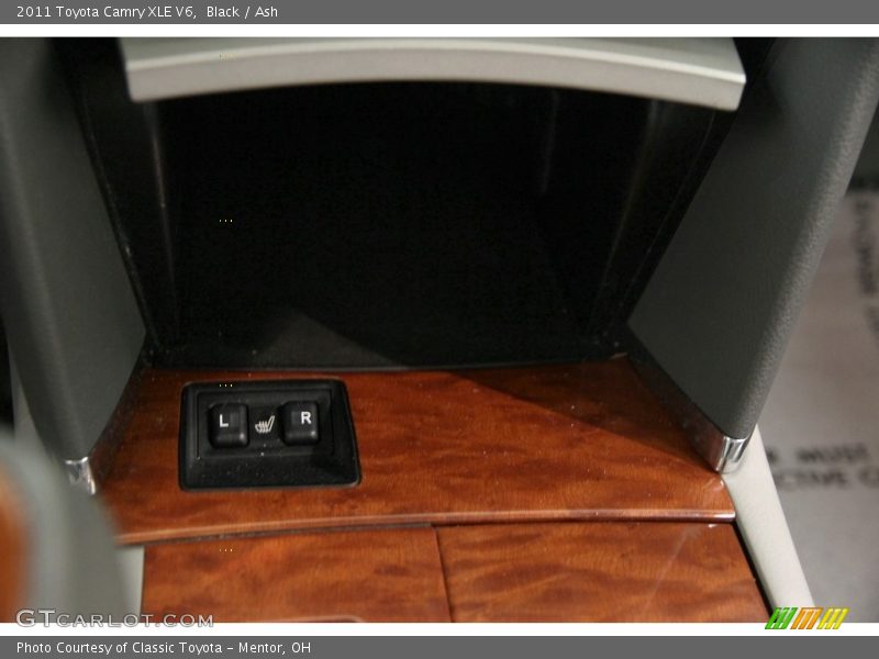 Black / Ash 2011 Toyota Camry XLE V6