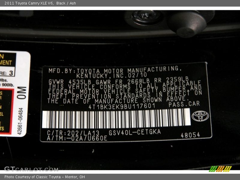 Black / Ash 2011 Toyota Camry XLE V6