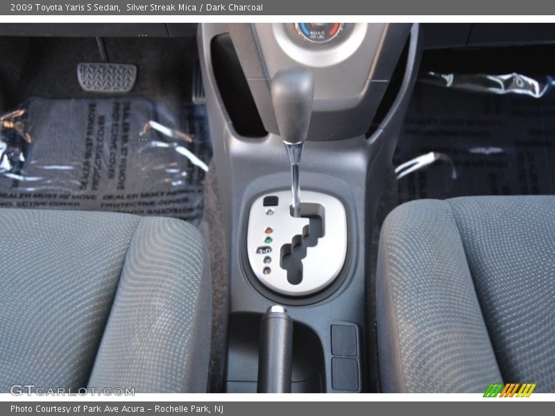 Silver Streak Mica / Dark Charcoal 2009 Toyota Yaris S Sedan
