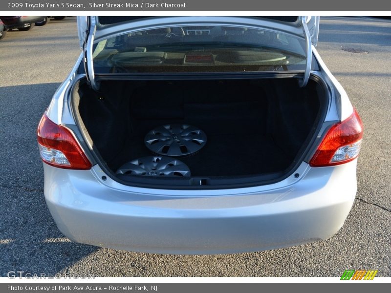 Silver Streak Mica / Dark Charcoal 2009 Toyota Yaris S Sedan