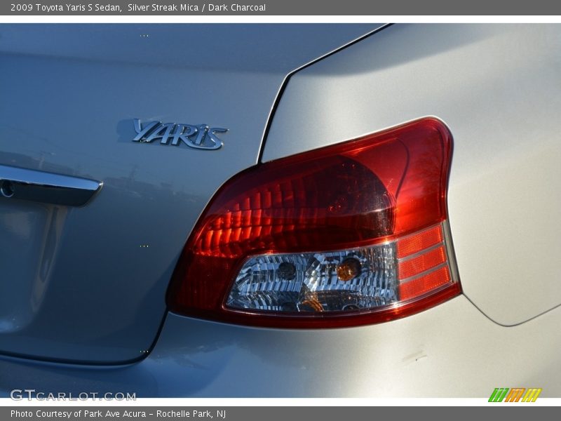 Silver Streak Mica / Dark Charcoal 2009 Toyota Yaris S Sedan