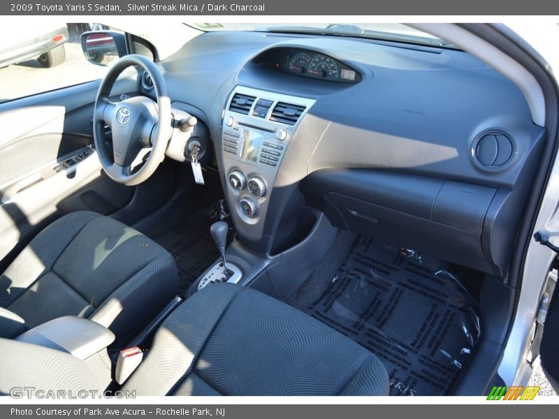 Silver Streak Mica / Dark Charcoal 2009 Toyota Yaris S Sedan