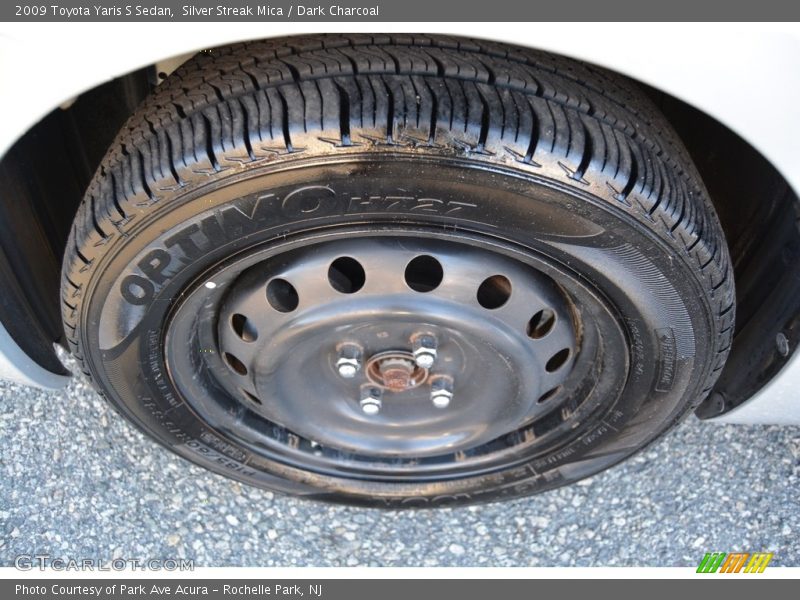 Silver Streak Mica / Dark Charcoal 2009 Toyota Yaris S Sedan