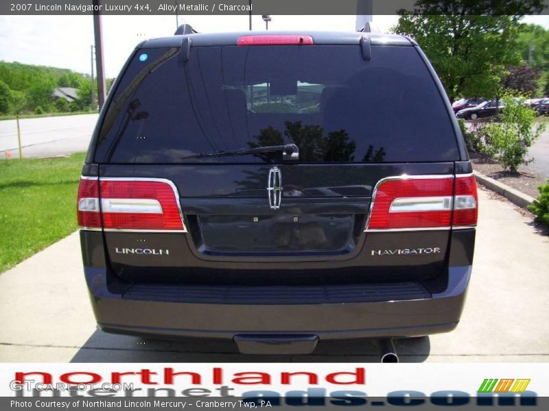 Alloy Metallic / Charcoal 2007 Lincoln Navigator Luxury 4x4