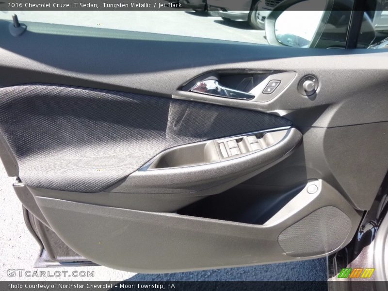 Tungsten Metallic / Jet Black 2016 Chevrolet Cruze LT Sedan