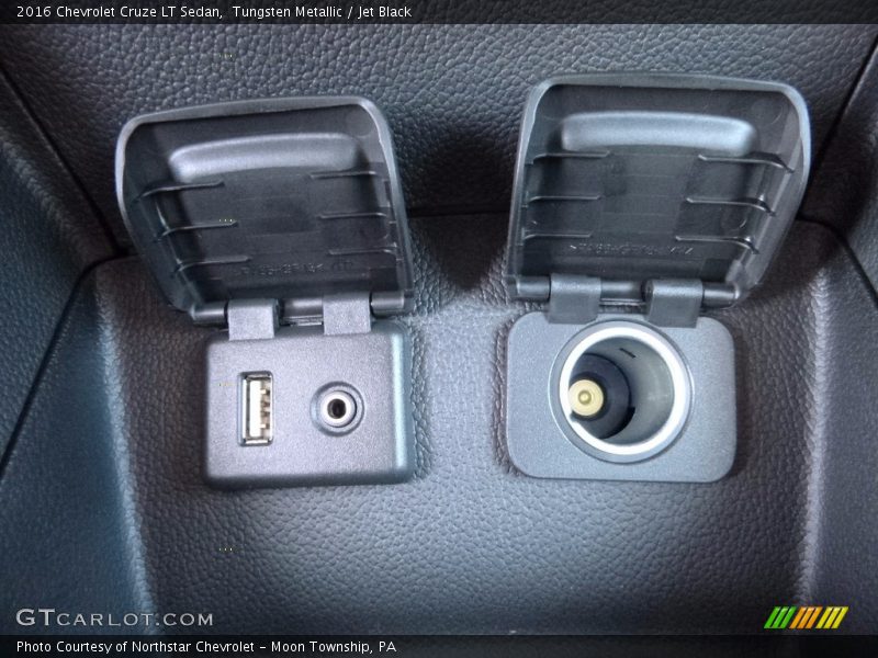 Tungsten Metallic / Jet Black 2016 Chevrolet Cruze LT Sedan