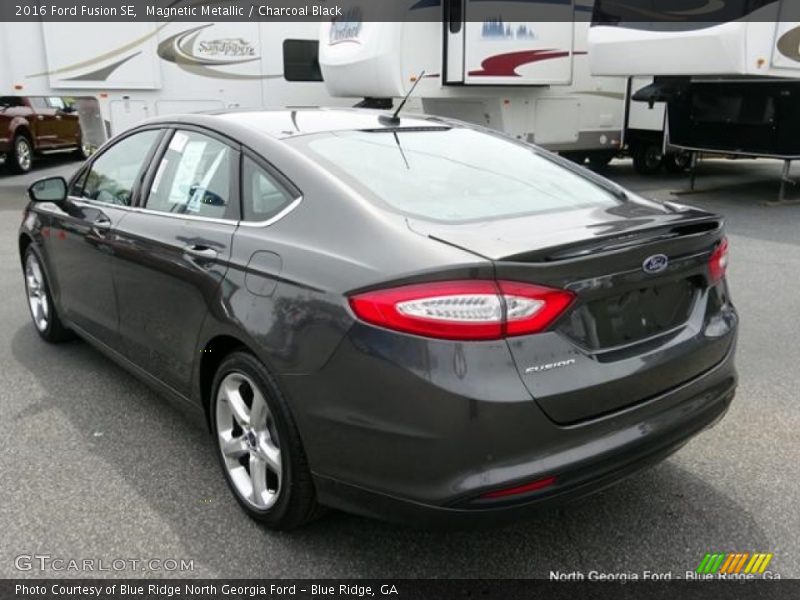 Magnetic Metallic / Charcoal Black 2016 Ford Fusion SE