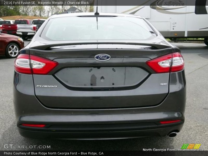 Magnetic Metallic / Charcoal Black 2016 Ford Fusion SE