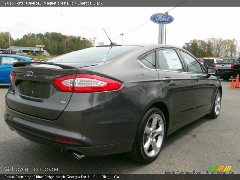 Magnetic Metallic / Charcoal Black 2016 Ford Fusion SE