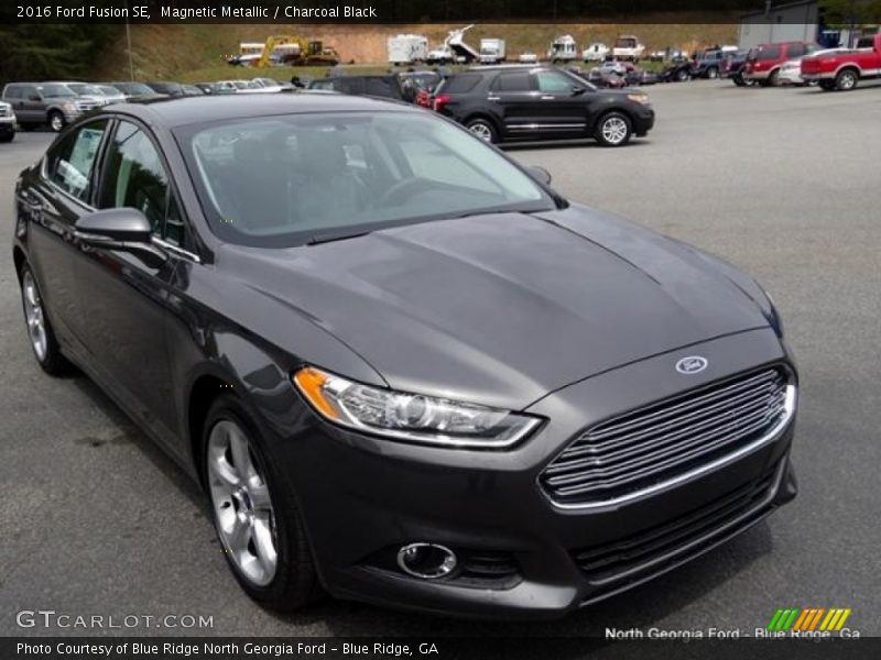 Magnetic Metallic / Charcoal Black 2016 Ford Fusion SE