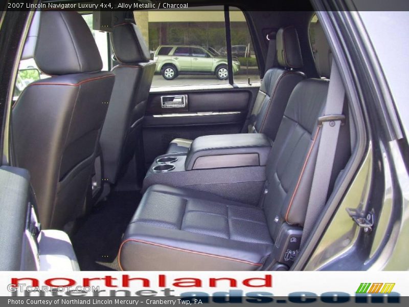 Alloy Metallic / Charcoal 2007 Lincoln Navigator Luxury 4x4