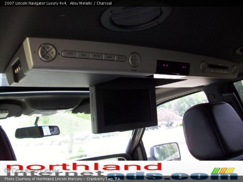 Alloy Metallic / Charcoal 2007 Lincoln Navigator Luxury 4x4