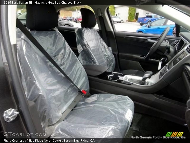 Magnetic Metallic / Charcoal Black 2016 Ford Fusion SE