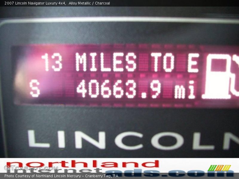 Alloy Metallic / Charcoal 2007 Lincoln Navigator Luxury 4x4