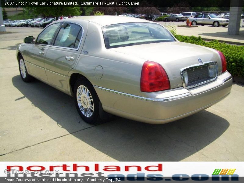 Cashmere Tri-Coat / Light Camel 2007 Lincoln Town Car Signature Limited