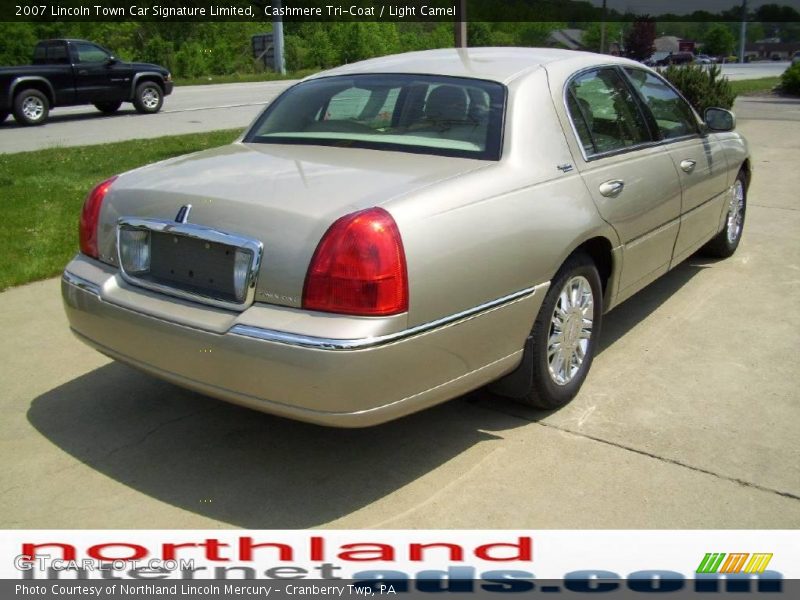 Cashmere Tri-Coat / Light Camel 2007 Lincoln Town Car Signature Limited