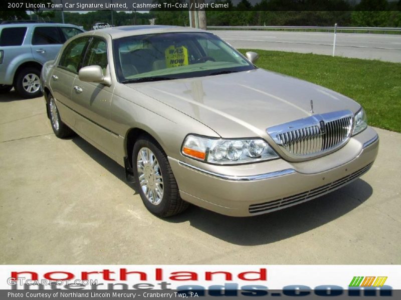 Cashmere Tri-Coat / Light Camel 2007 Lincoln Town Car Signature Limited