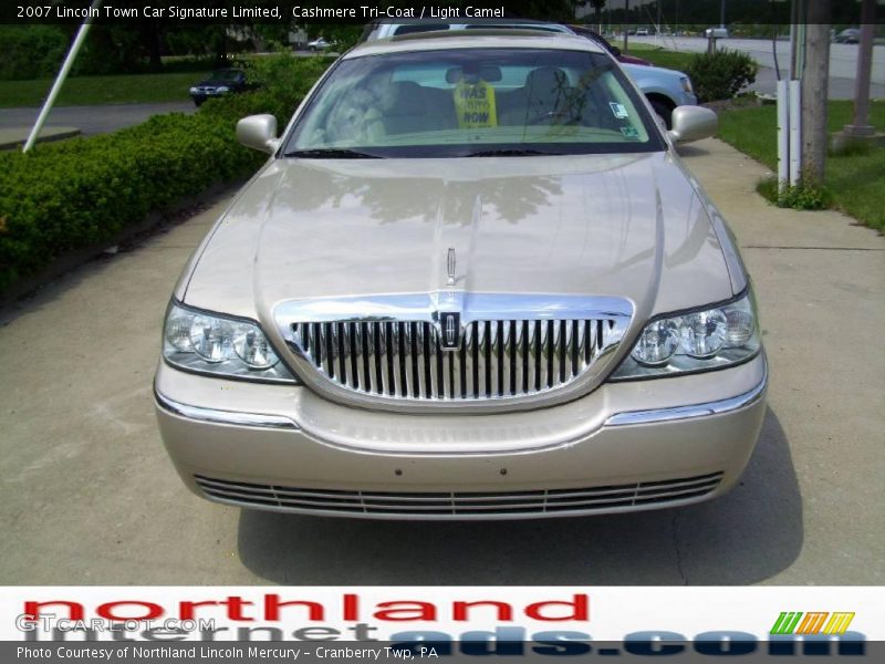 Cashmere Tri-Coat / Light Camel 2007 Lincoln Town Car Signature Limited
