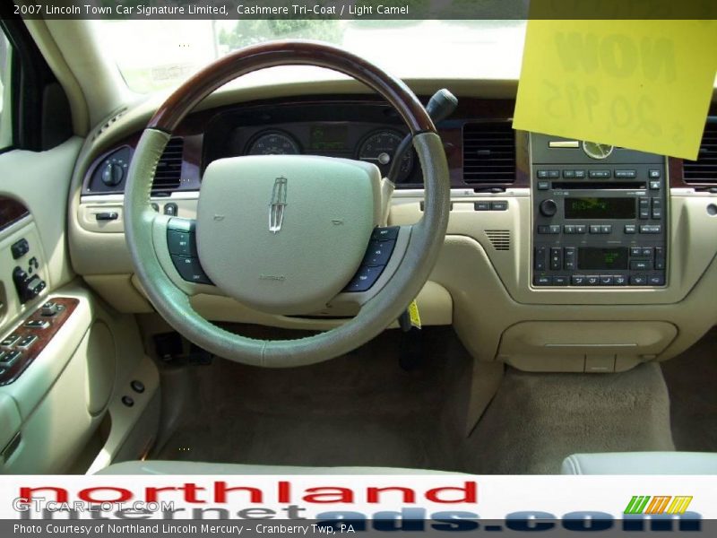 Cashmere Tri-Coat / Light Camel 2007 Lincoln Town Car Signature Limited