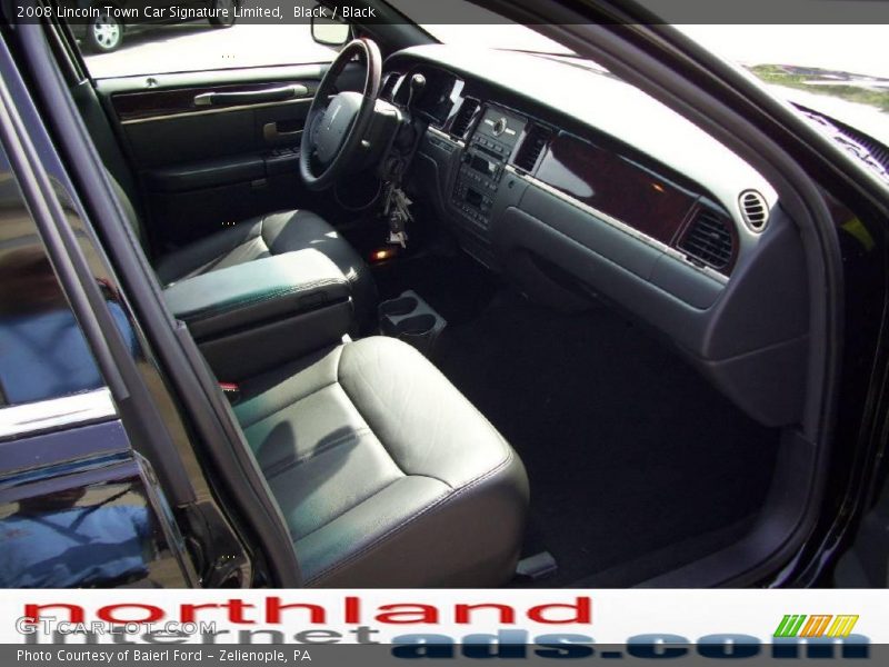 Black / Black 2008 Lincoln Town Car Signature Limited
