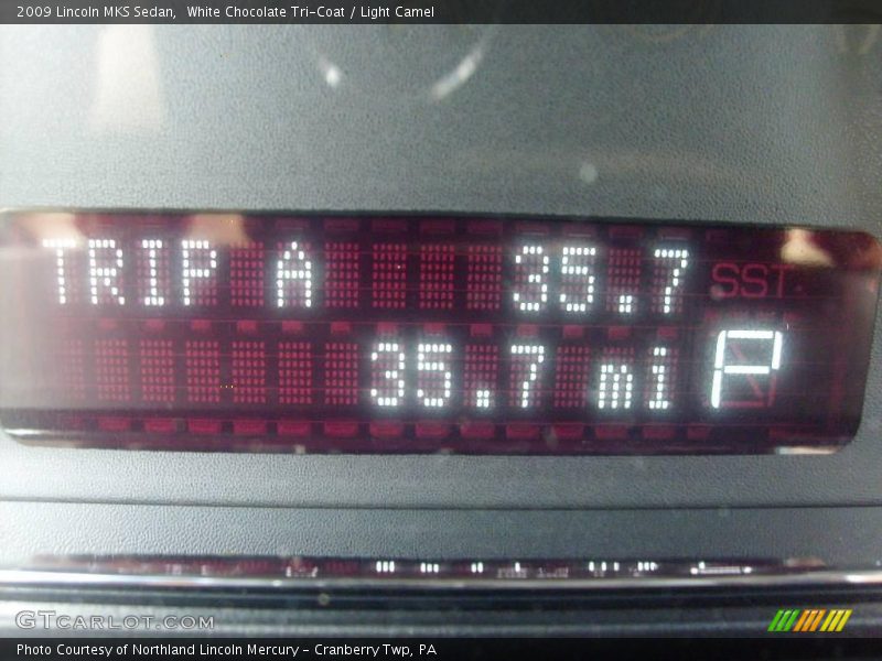 White Chocolate Tri-Coat / Light Camel 2009 Lincoln MKS Sedan
